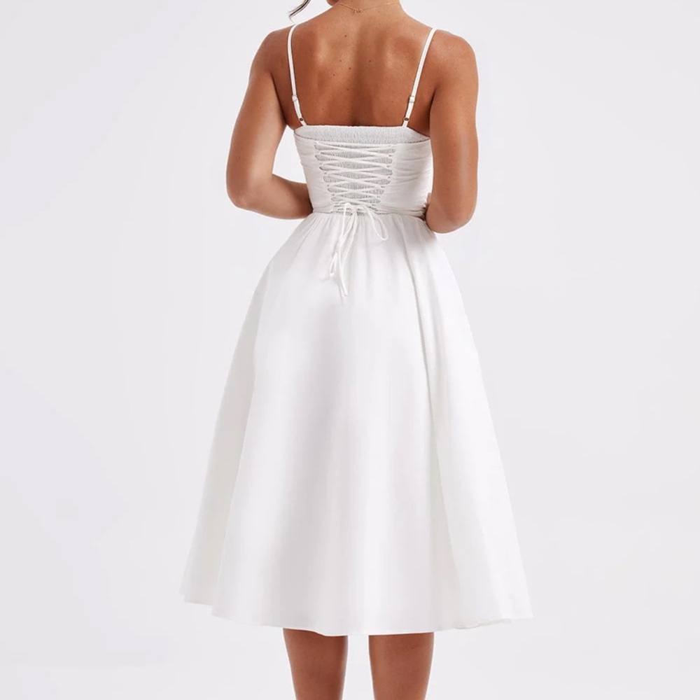 Elegant White Midi Dress - Picture 2 of 6